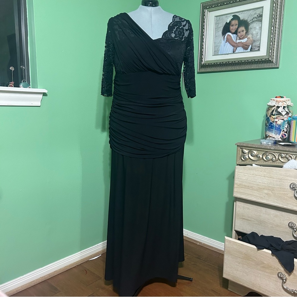 Plus size gothic mother of bride dress